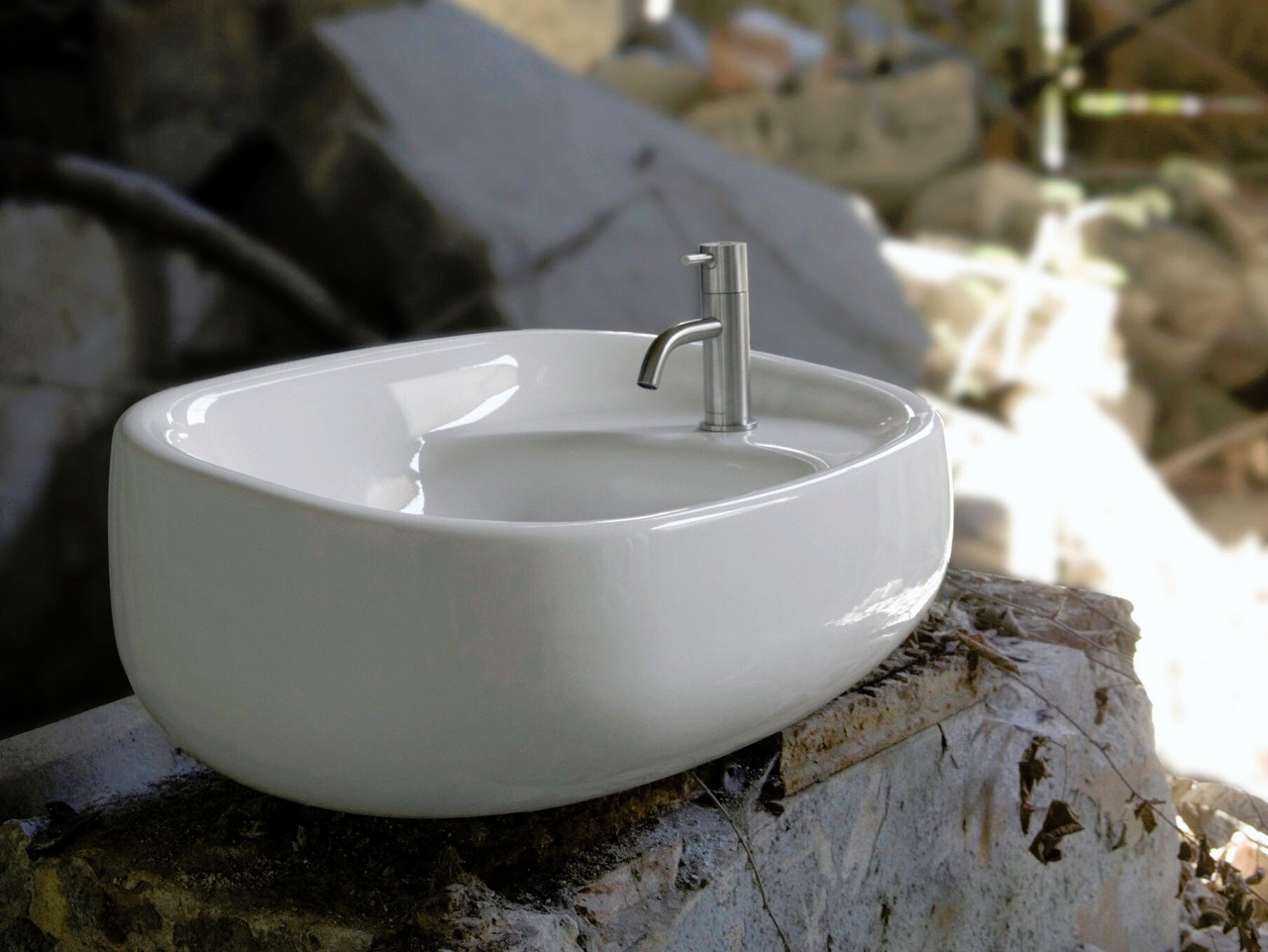 ABOL170 Oval Countertop Basin in White Ceramic