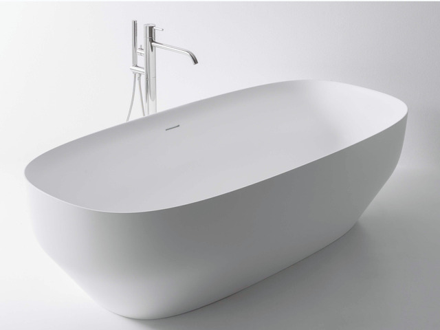 Ago Freestanding Oval Bathtub