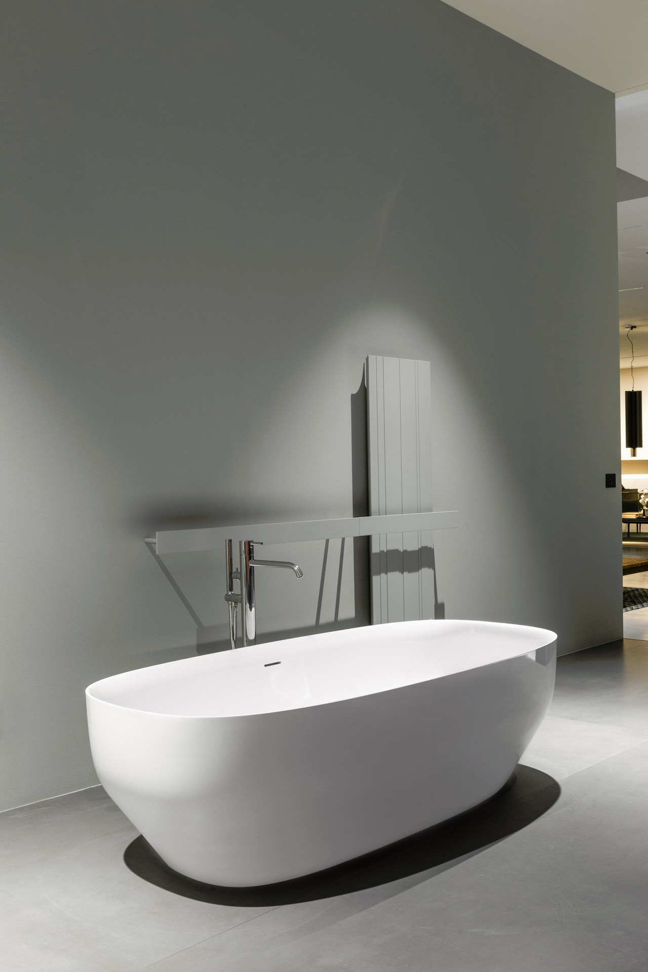 Ago Freestanding Oval Bathtub, view 3