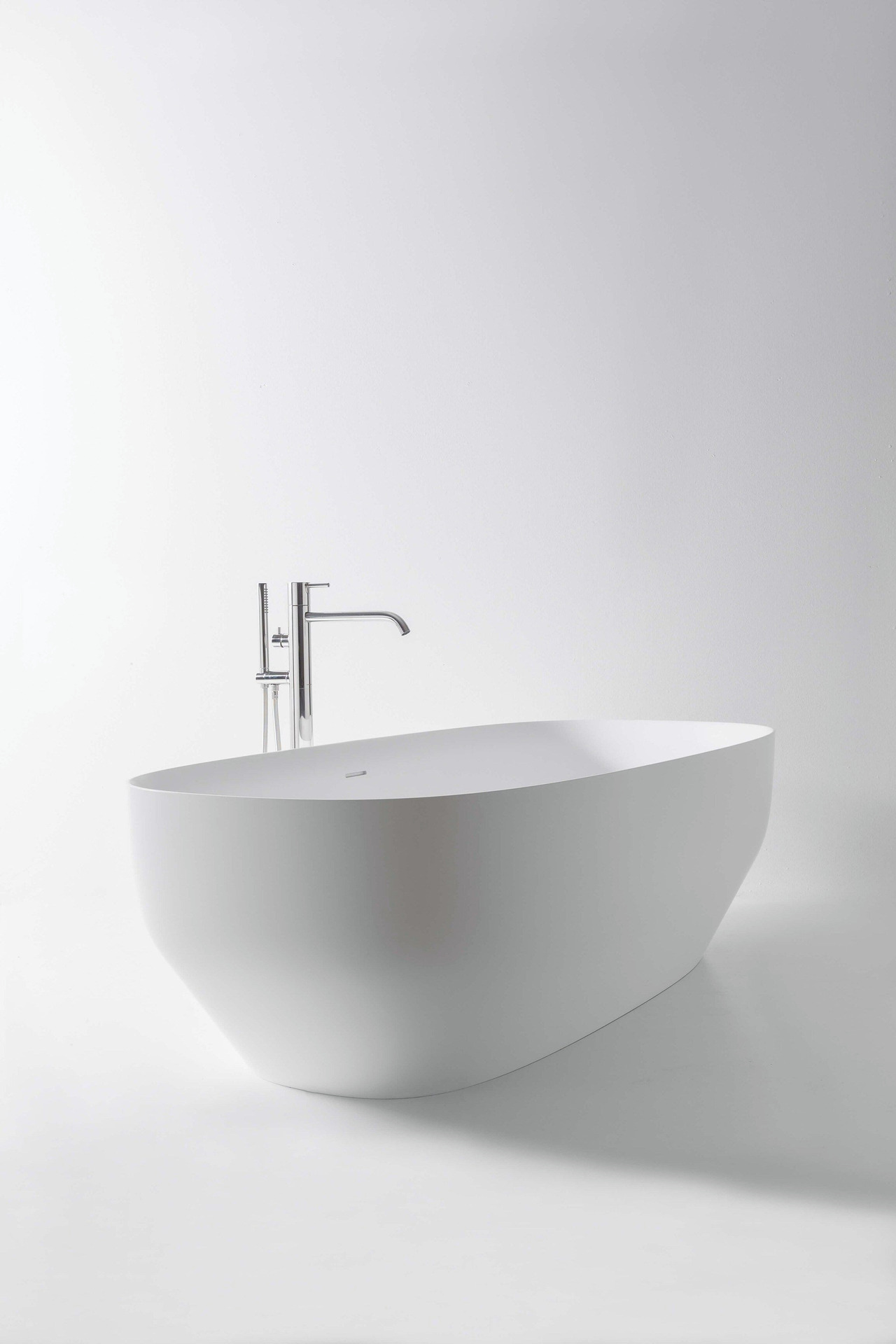 Ago Freestanding Oval Bathtub, view 5