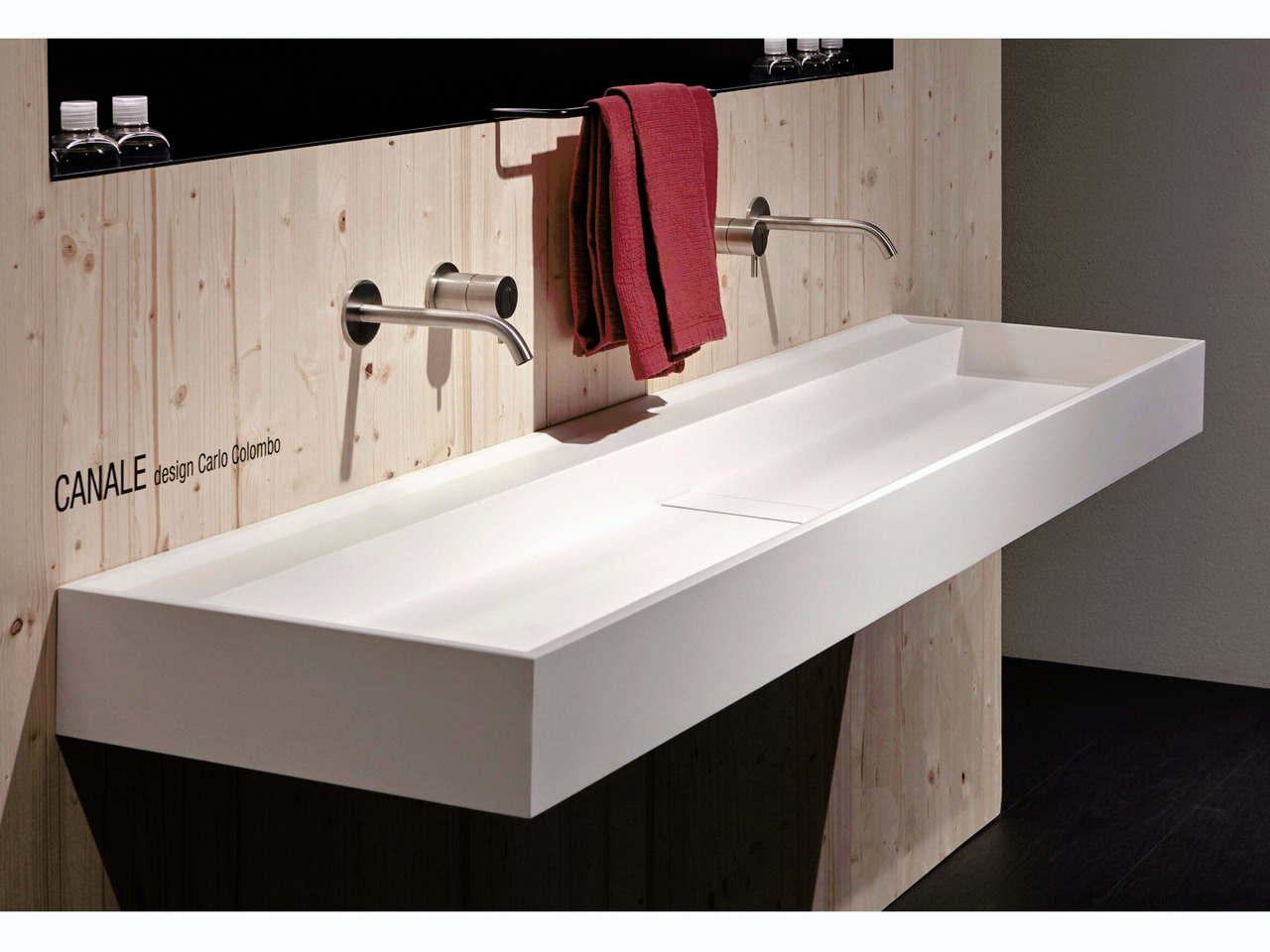 CANALE Wall-Mounted Basin