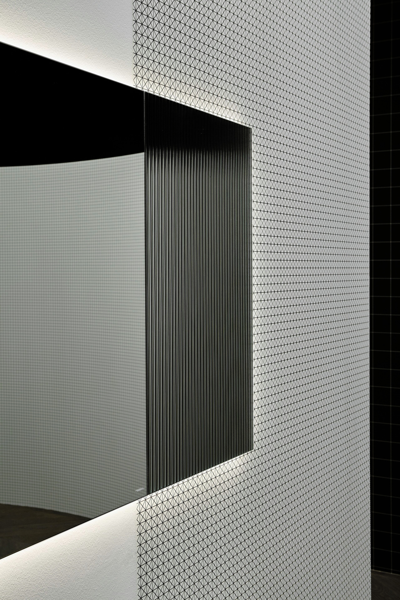 Distinto Mirror, view 5