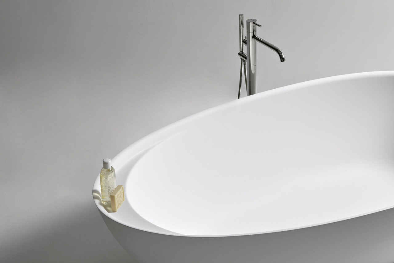 Eclipse Freestanding Bath, view 3