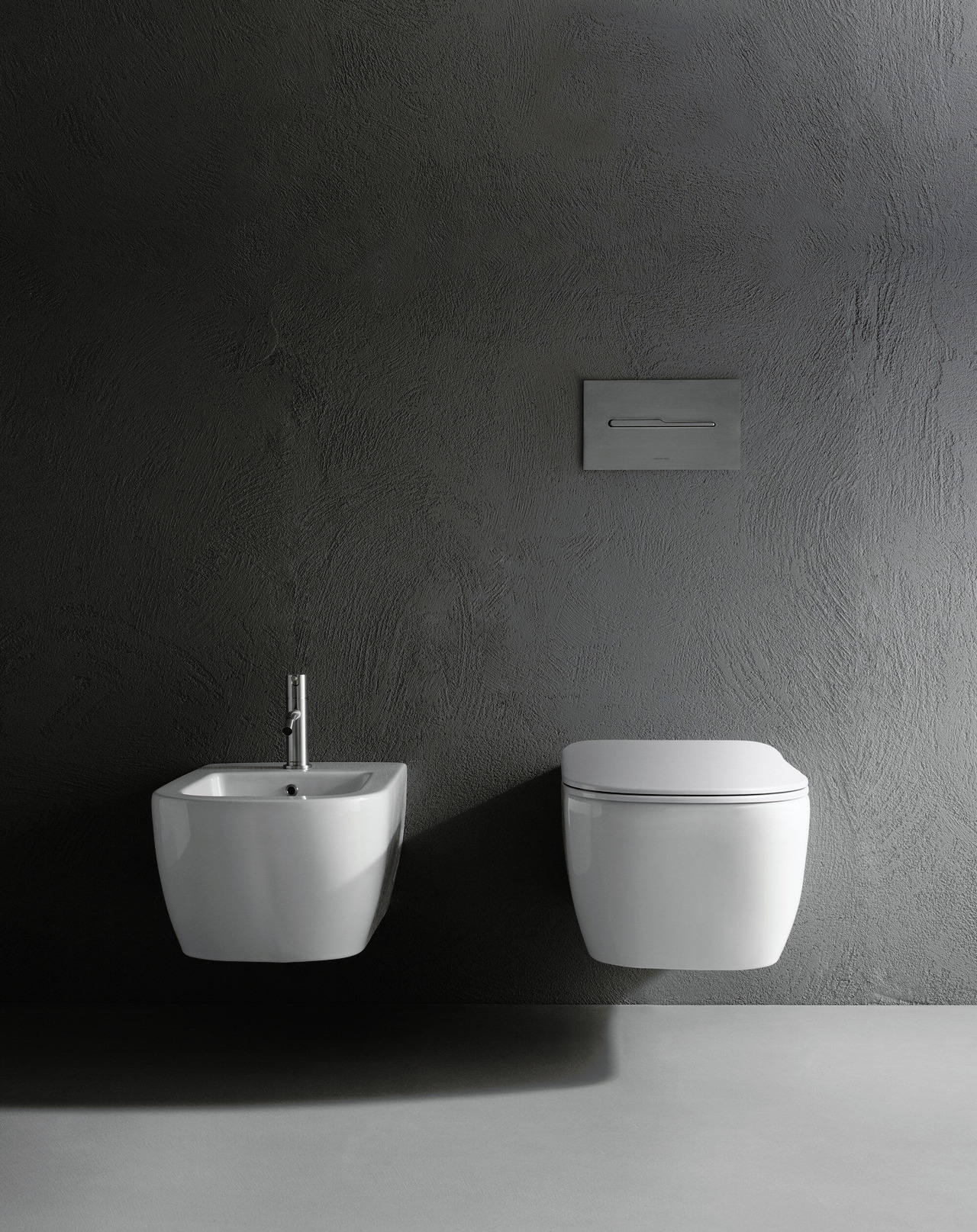 Komodo Wall-Hung Bidet, view 3