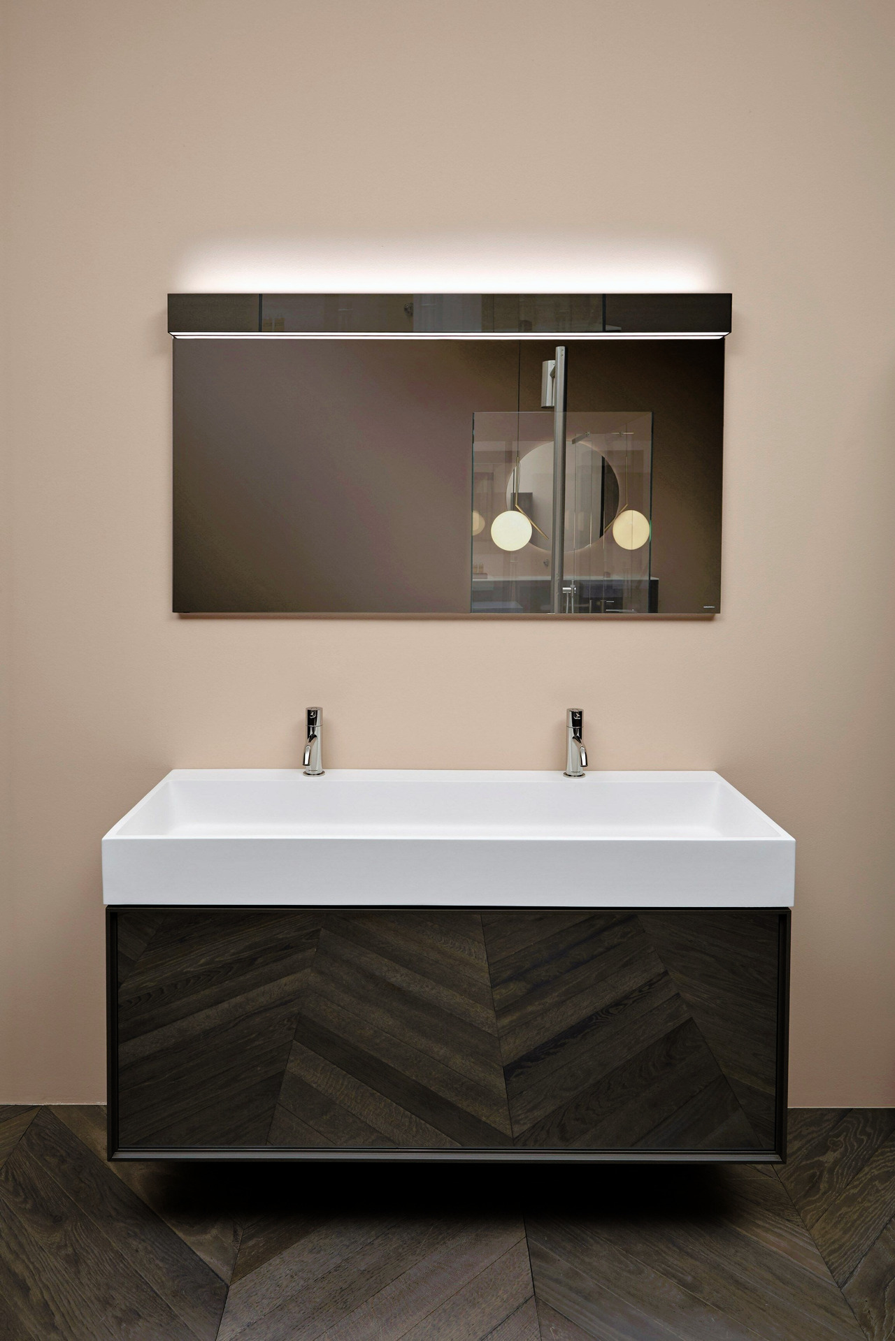 Lucente Wall-Mounted Basin, view 3