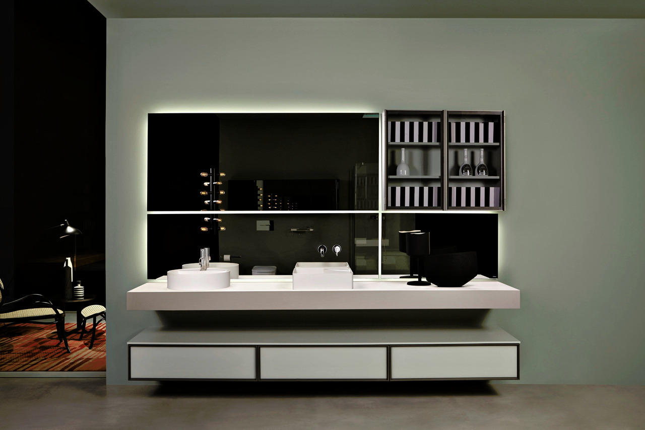 Neutrokit Wall Mirror with LED Lighting, view 3