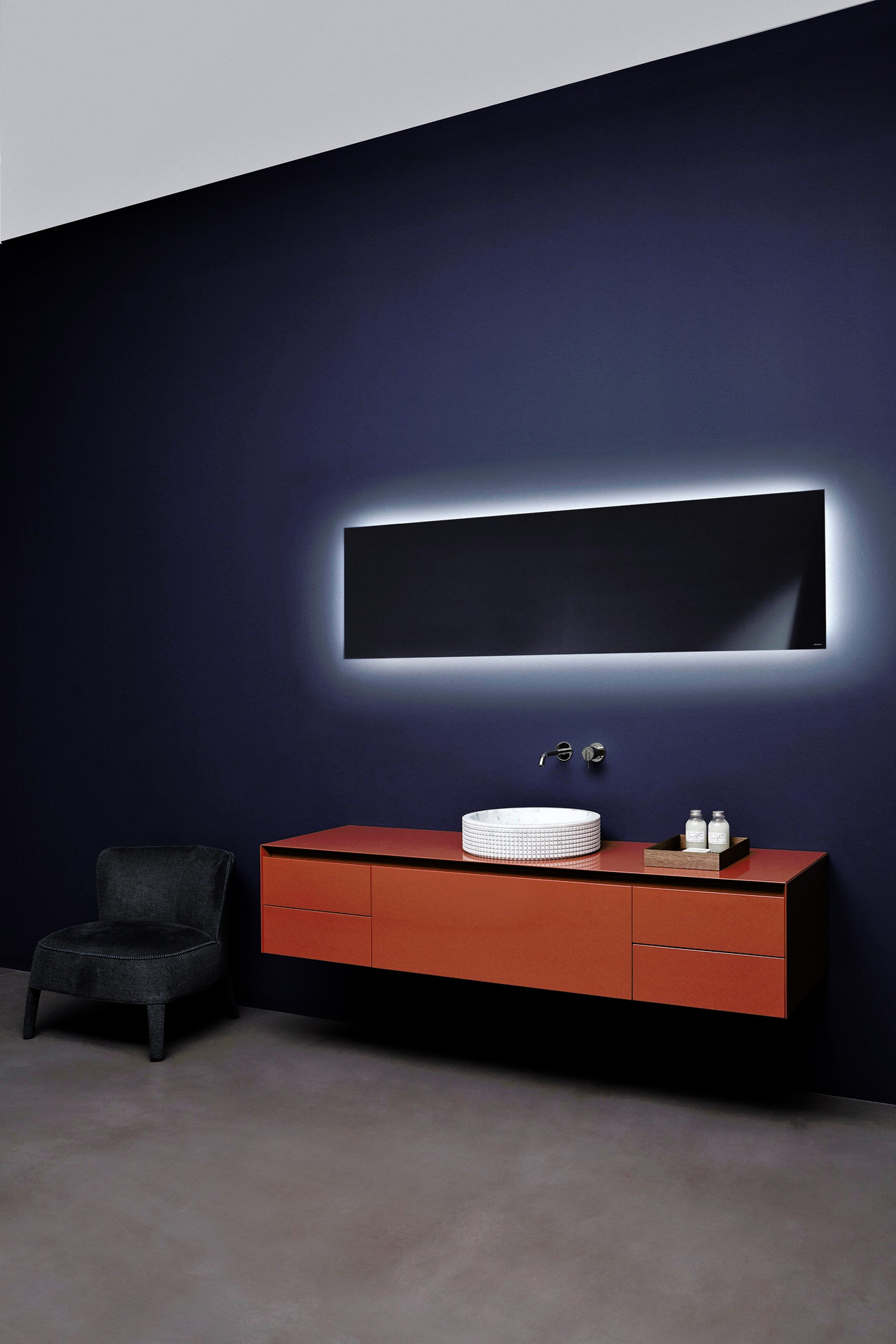 Neutroled Wall Mirror with LED Lighting, view 2