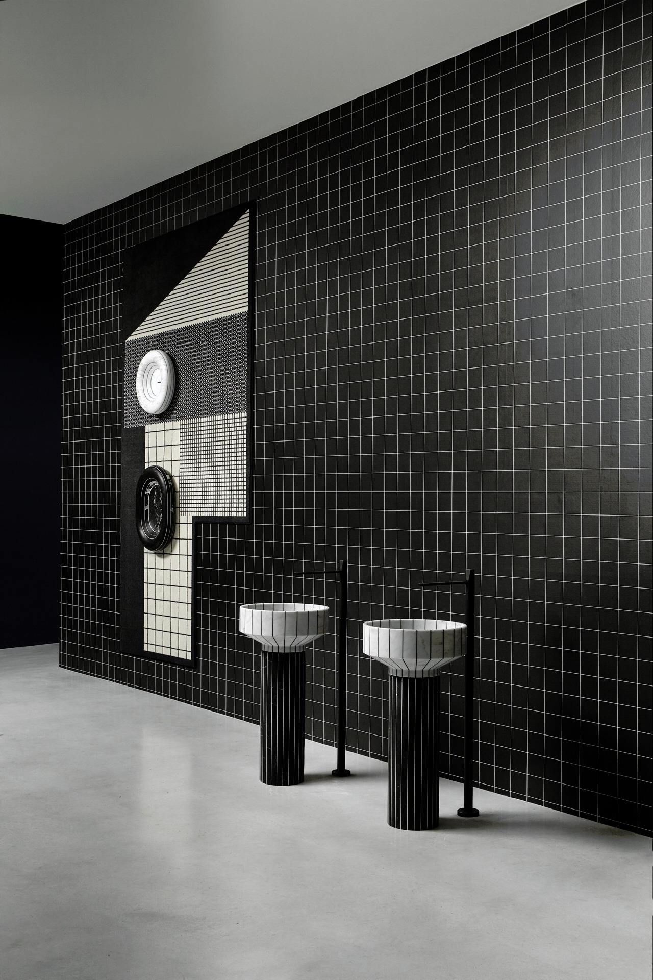 O24 Freestanding Basin, view 9