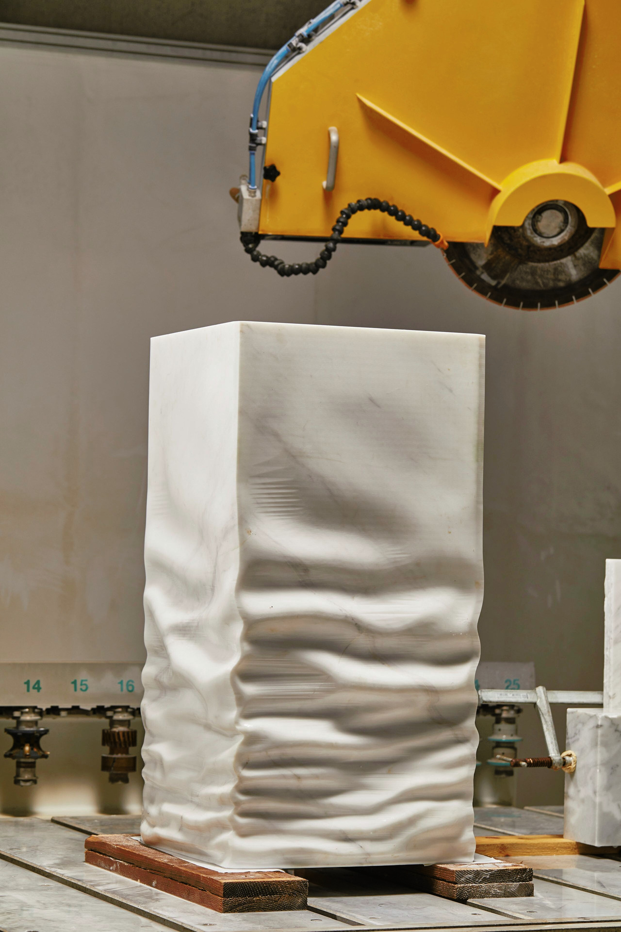Ossimoro Sculptural Marble Basin, view 6