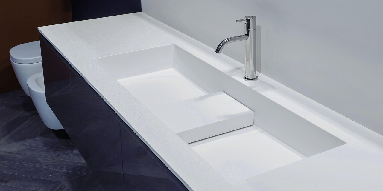 Podio Integrated Countertop Washbasin, view 4