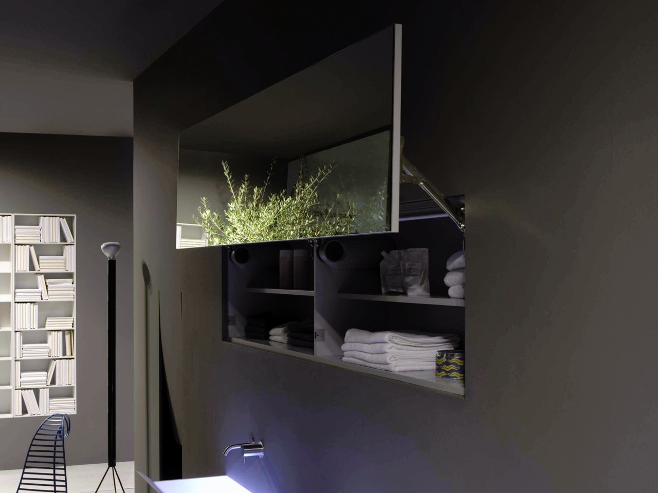 Segreto Wall Mirror Cabinet