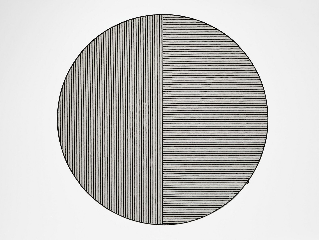 TRAMATO TR821 Round Rug by Antonio Lupi