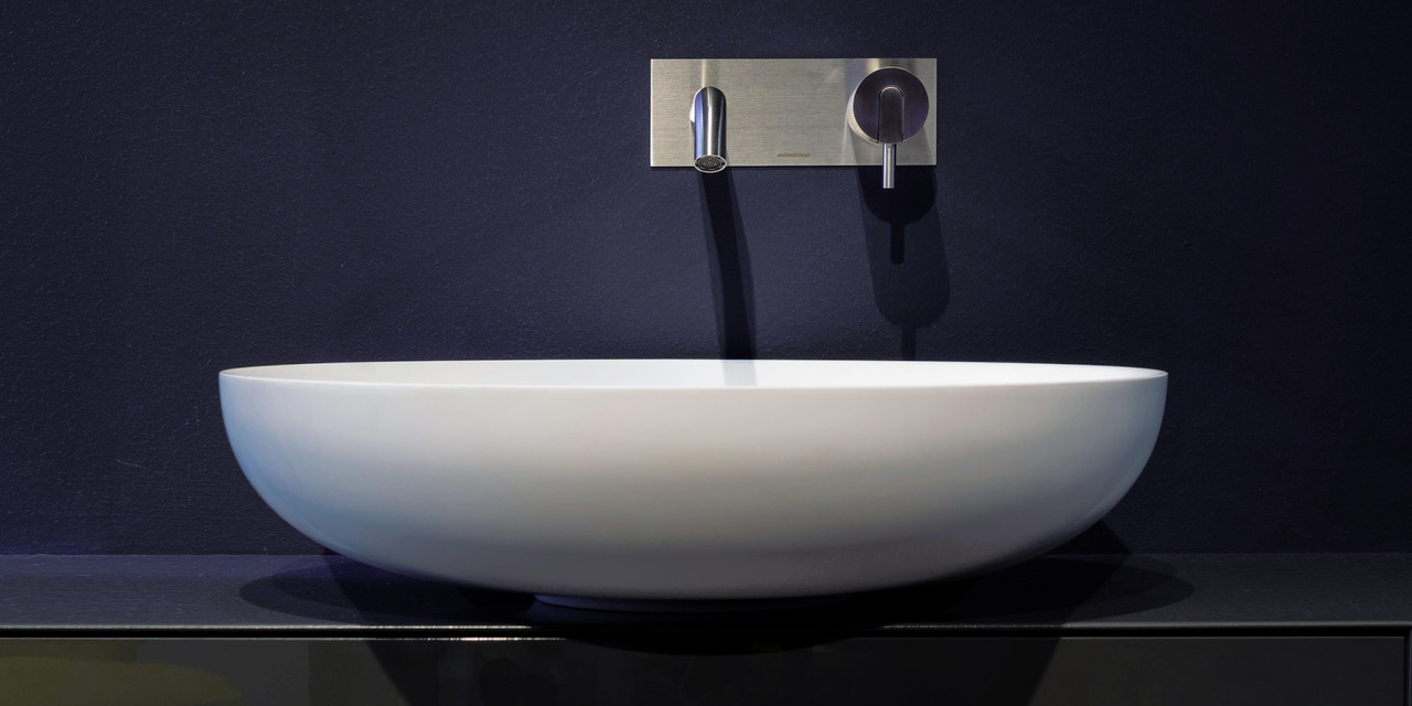 VERSO Washbasin by Antonio Lupi, view 3