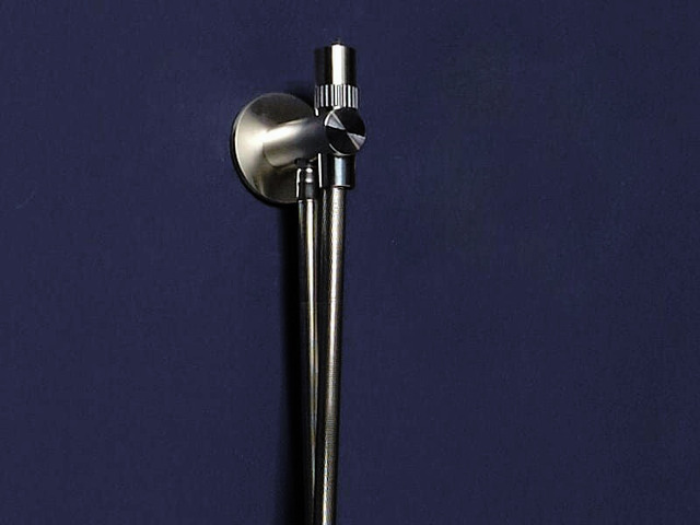 Vibro Hand Shower with Wall Mount