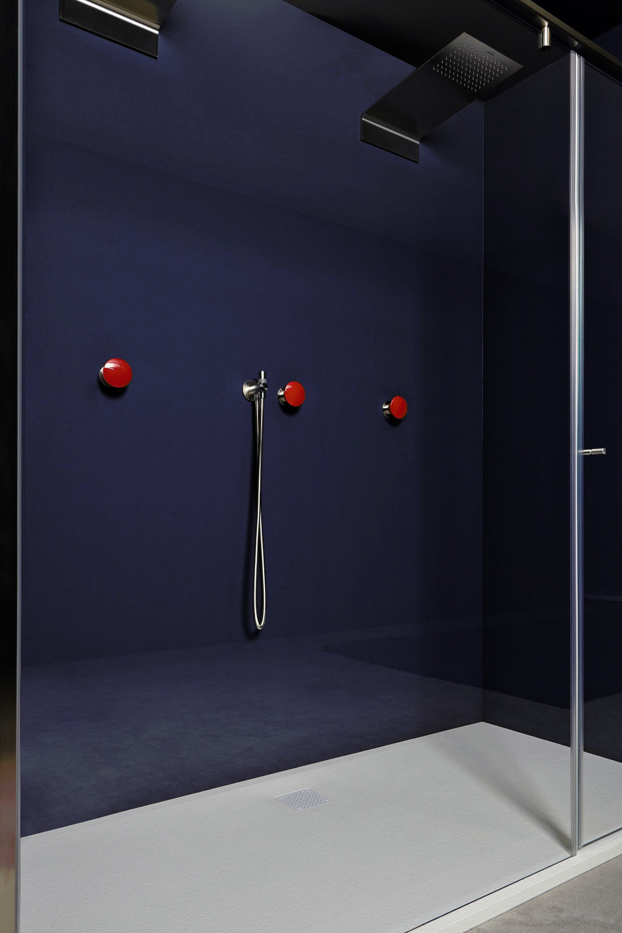 Vibro Hand Shower with Wall Mount, view 3