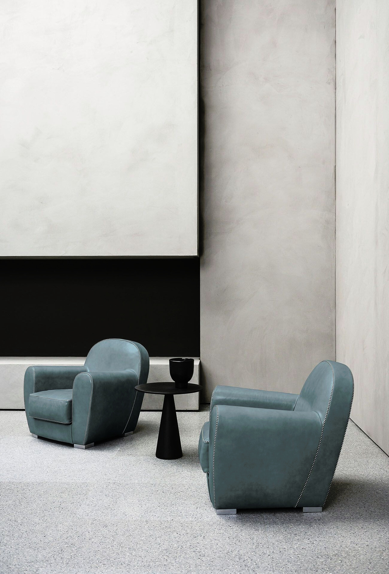 Amburgo Baby Leather Armchair, view 3