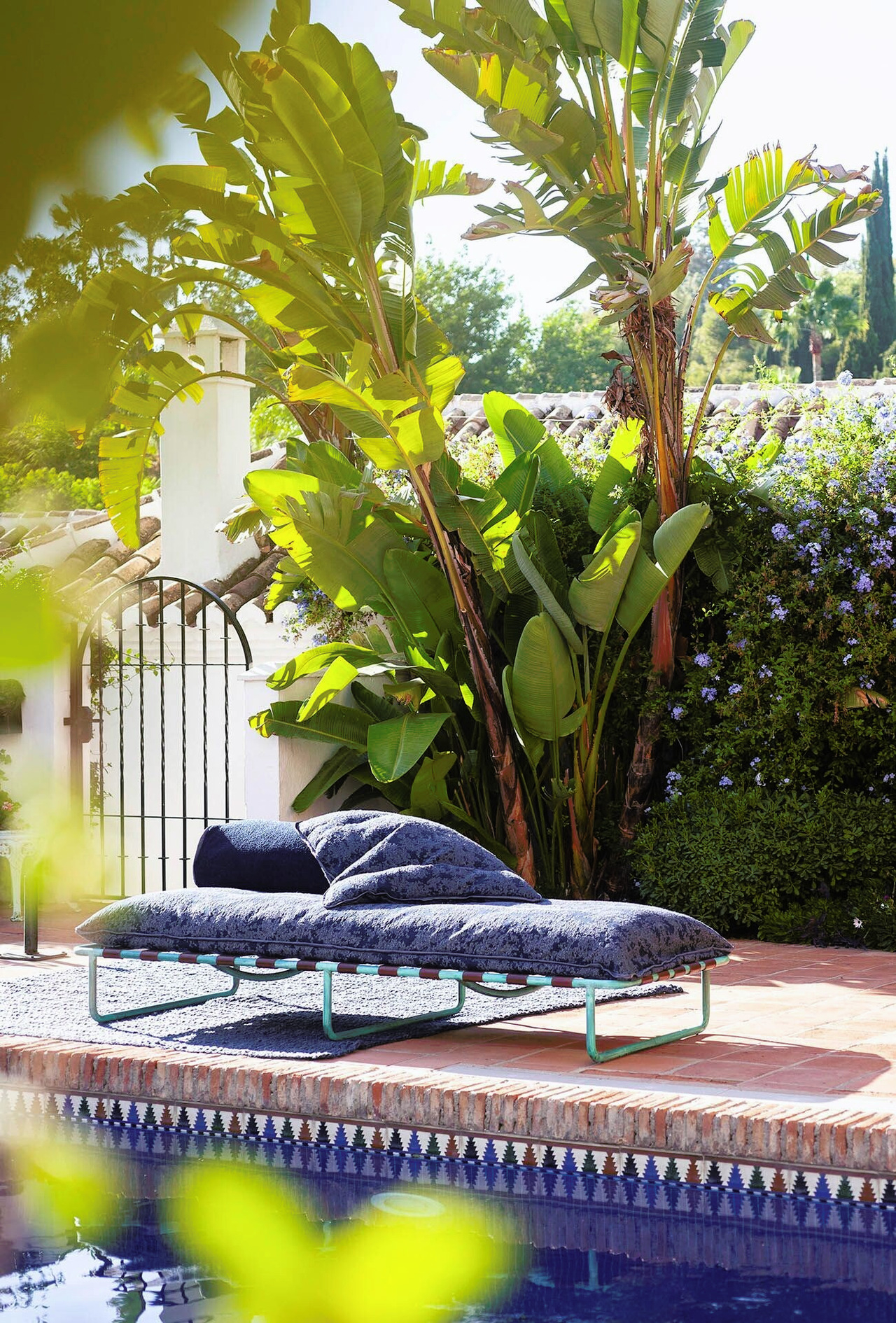 Arizona Outdoor Sofa by Baxter, view 3