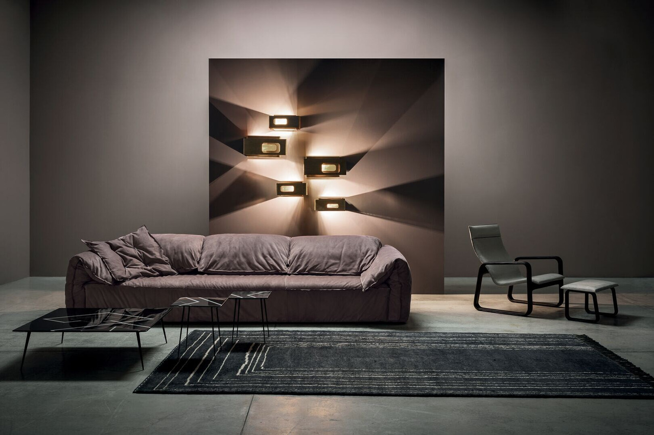Casablanca Sofa, view 4