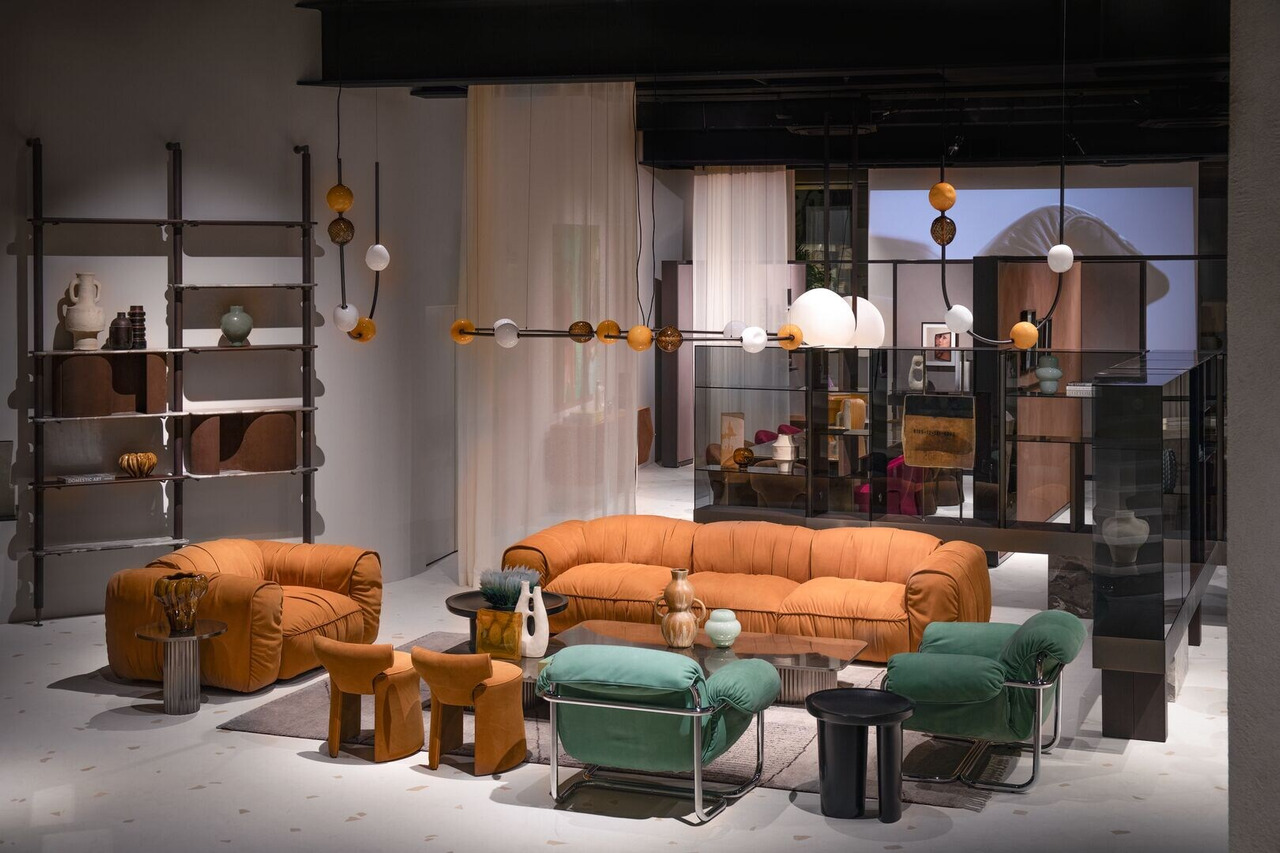 Chicago Armchair, view 2