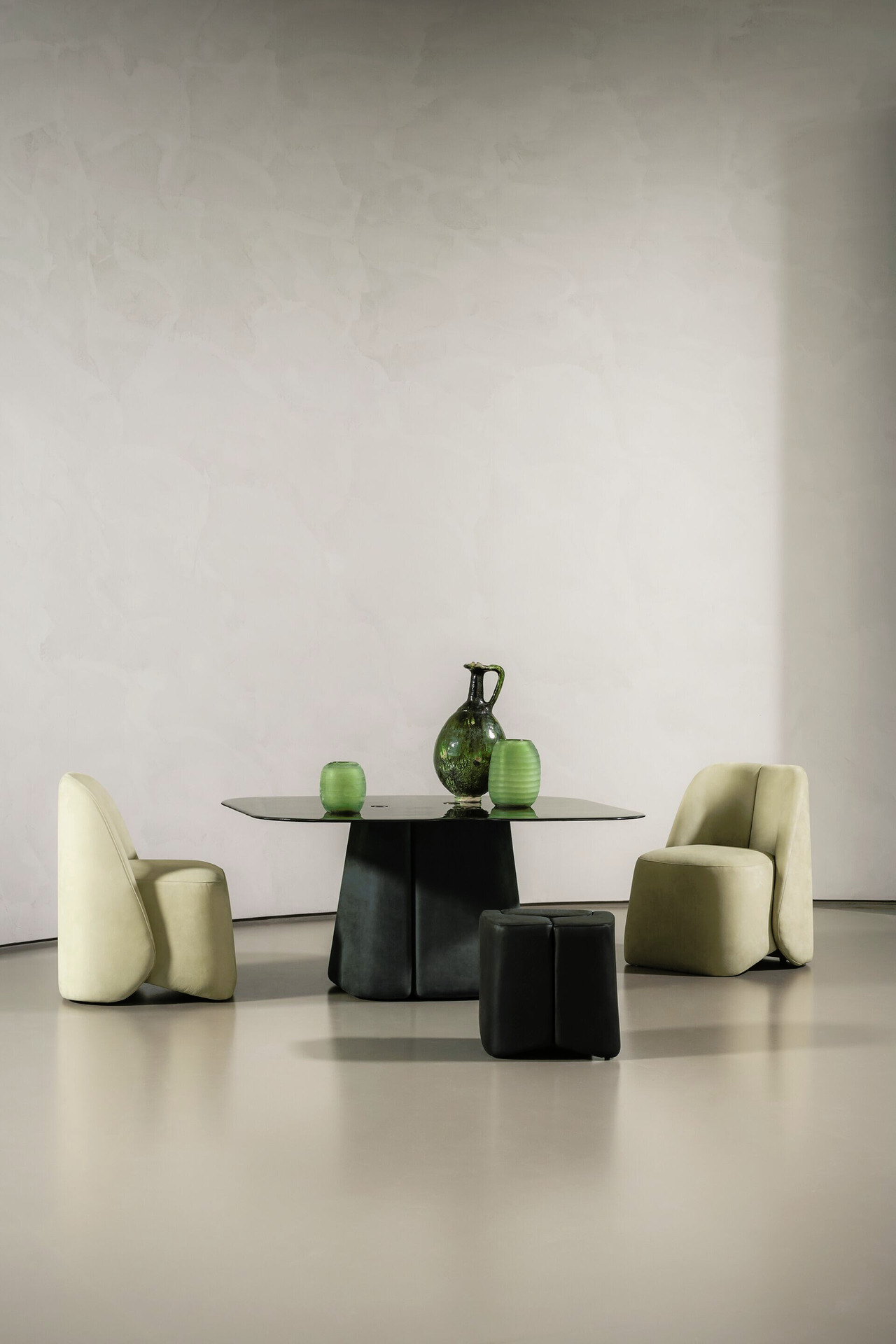 Keren Armchair, view 4