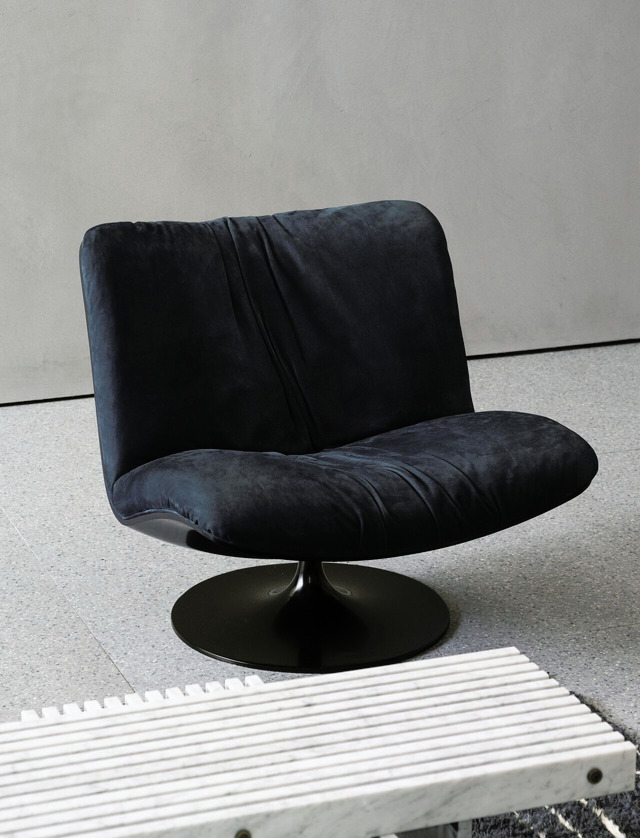 Marilyn Swivel Leather Armchair