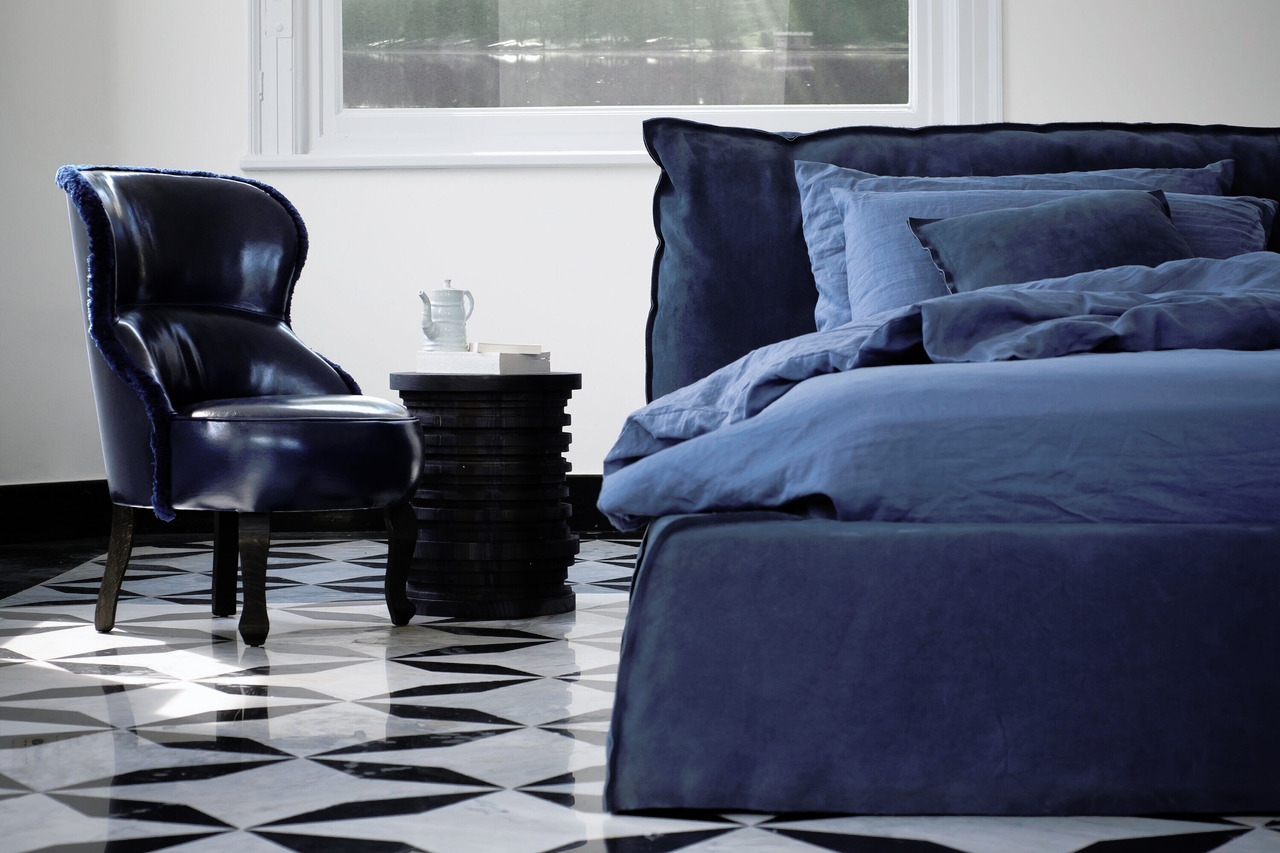 Paris Leather Bed by Baxter, view 5