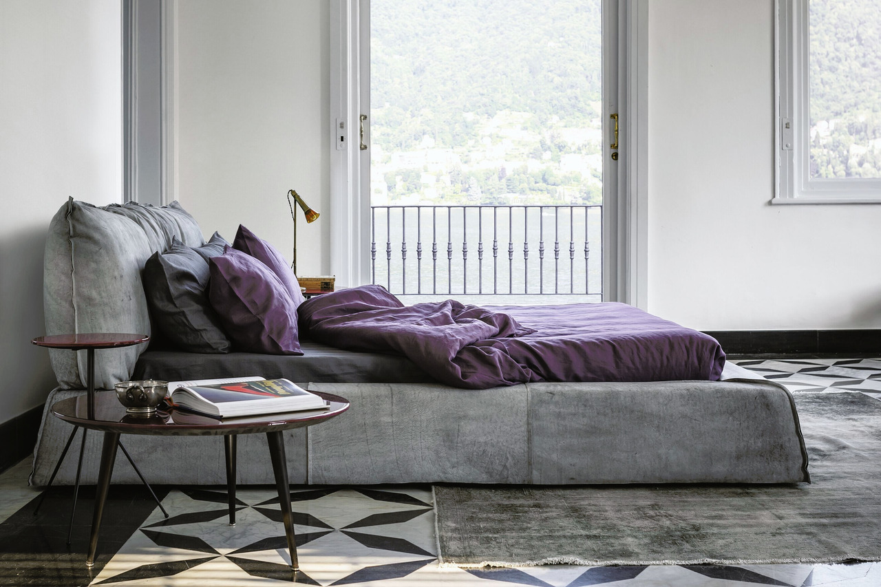 Paris Leather Bed by Baxter, view 7