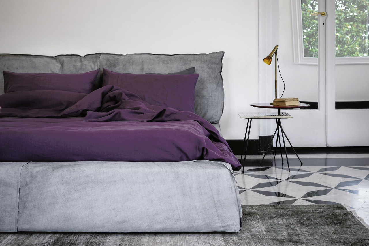 Paris Leather Bed by Baxter, view 8