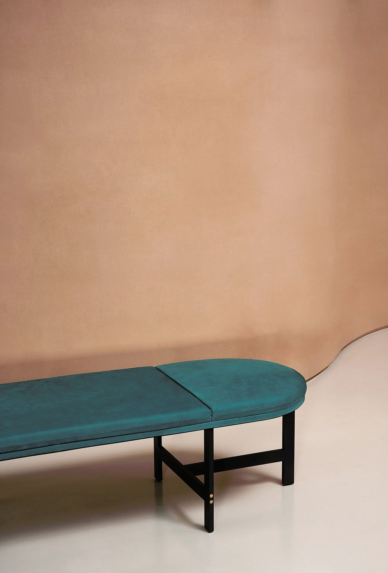 Passepartout Bench, view 3