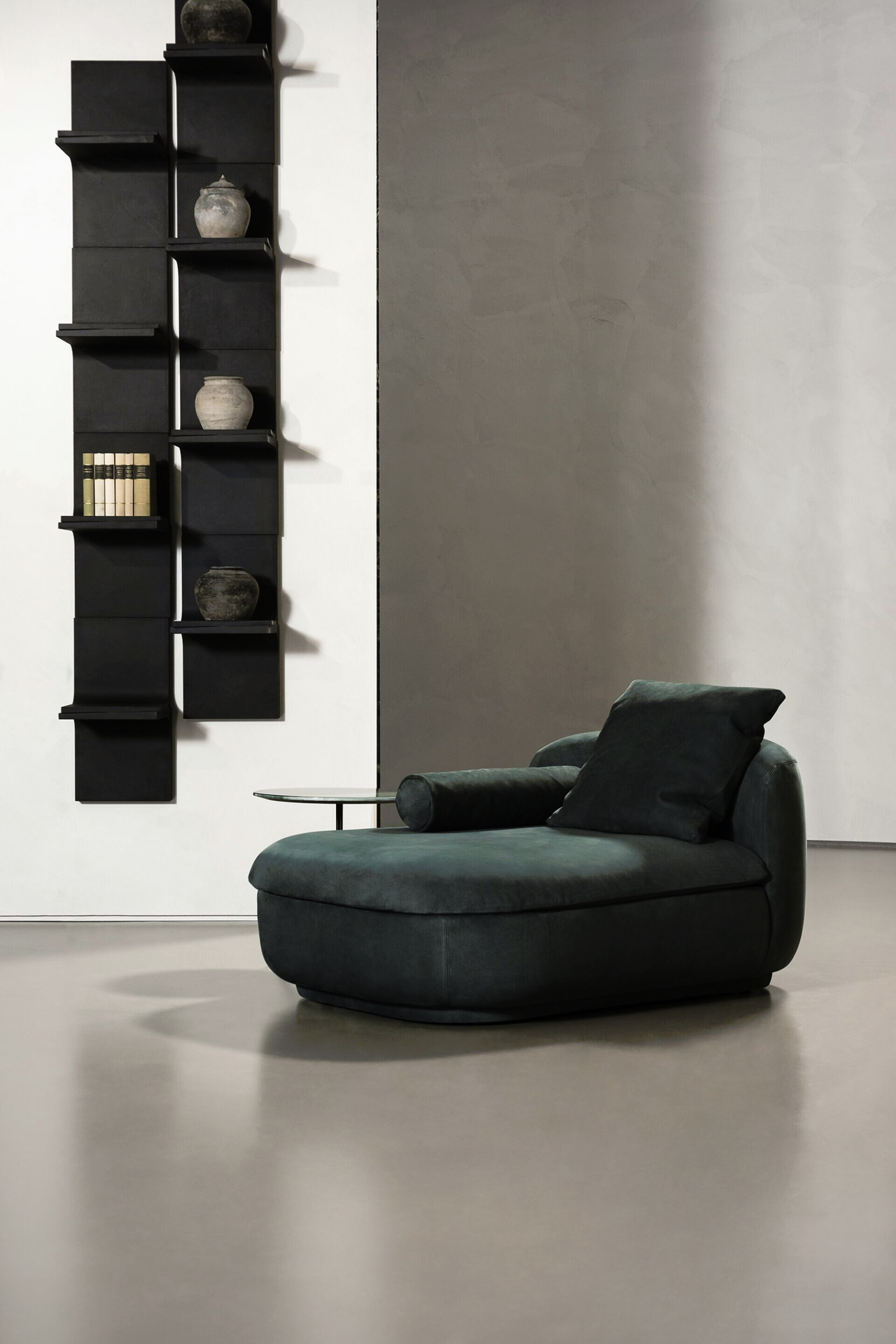 Piaf Leather Chaise Lounge, view 3