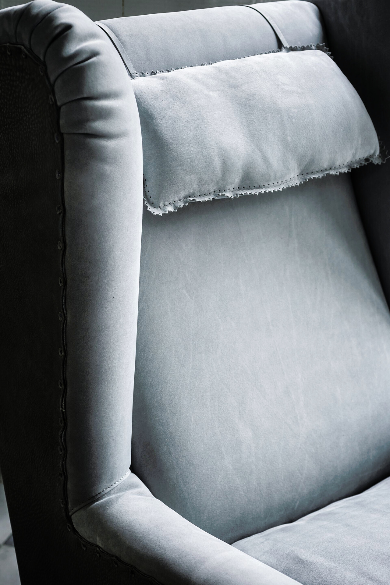 Pochette Leather Armchair by Paola Navone, view 5