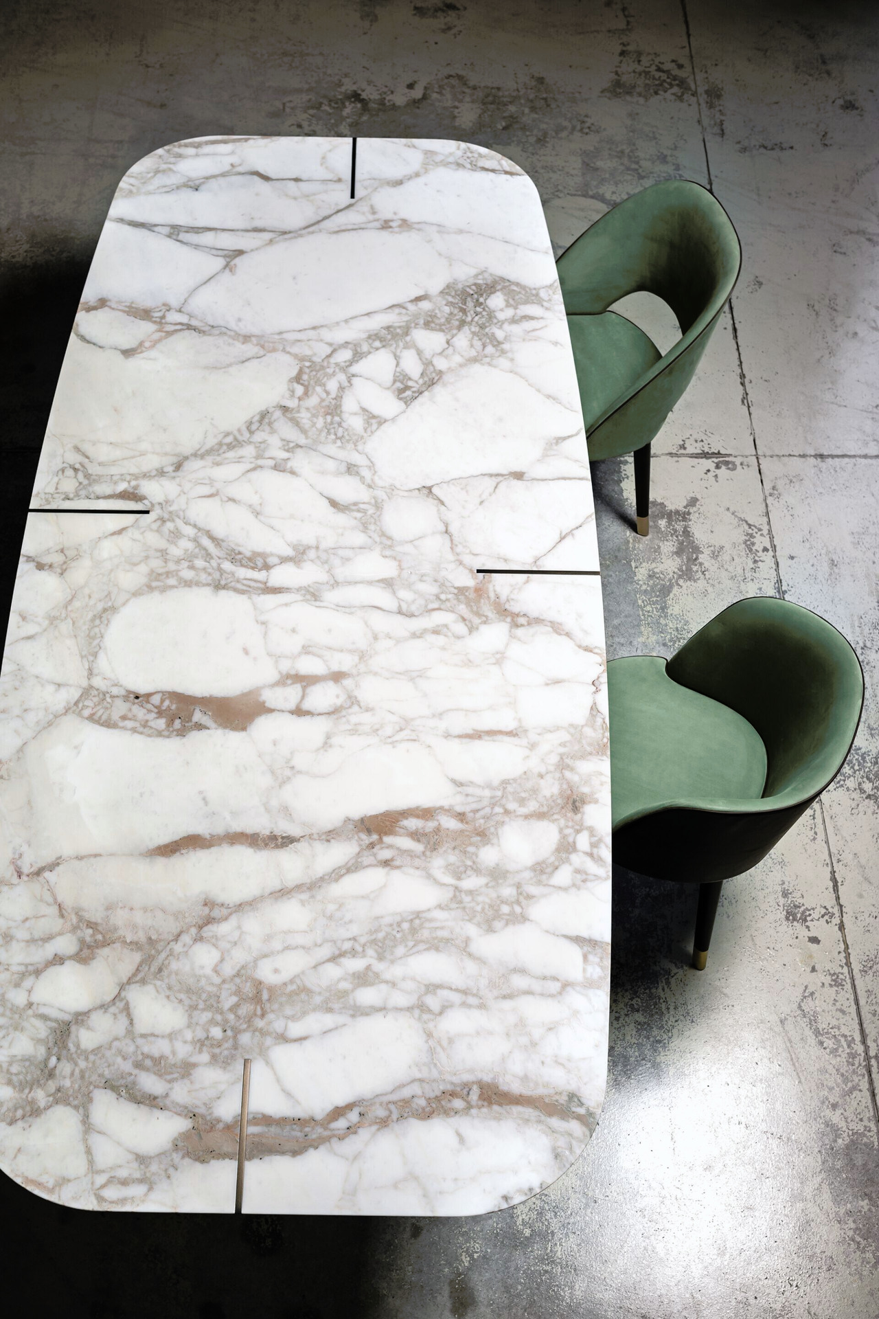 Romeo Table, view 3