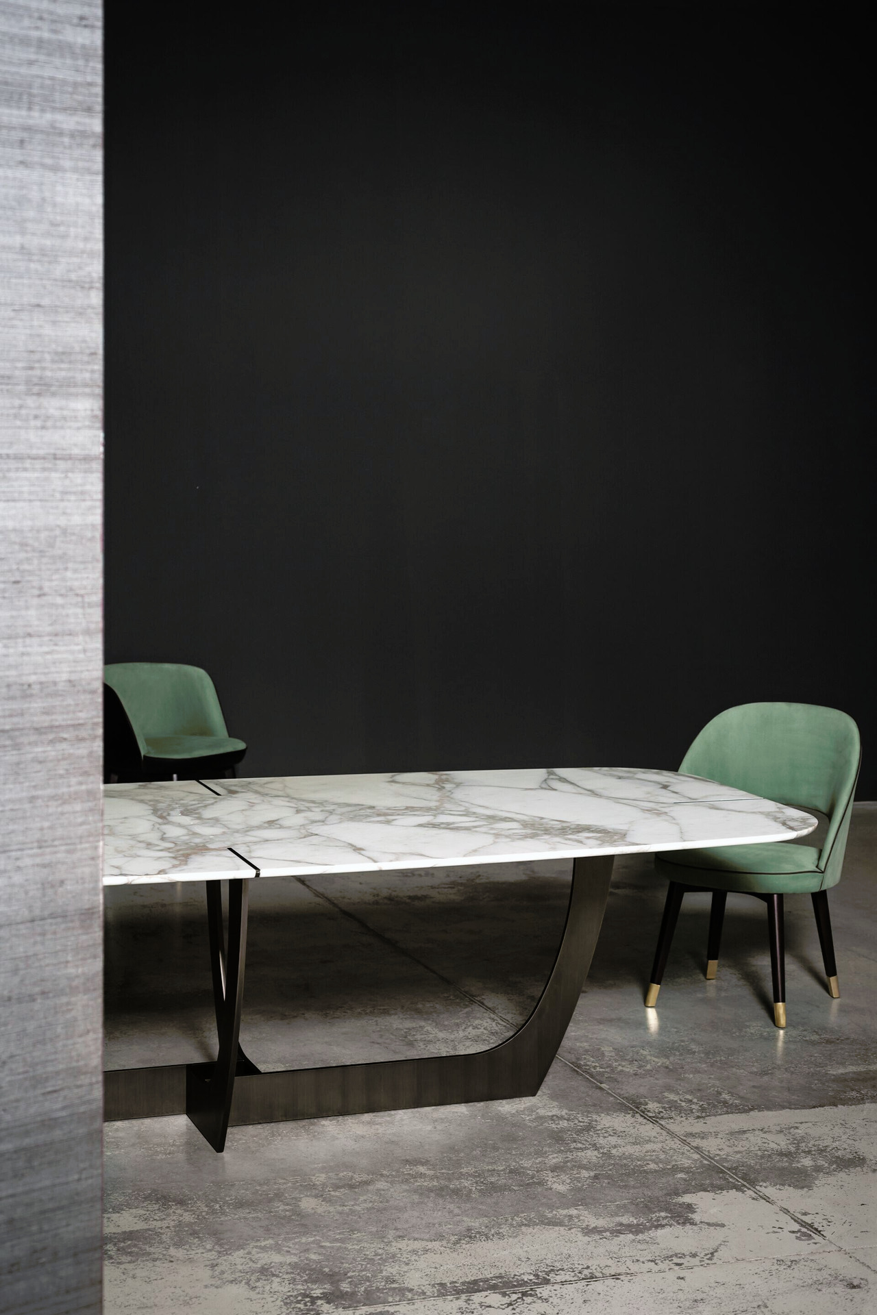 Romeo Table, view 4