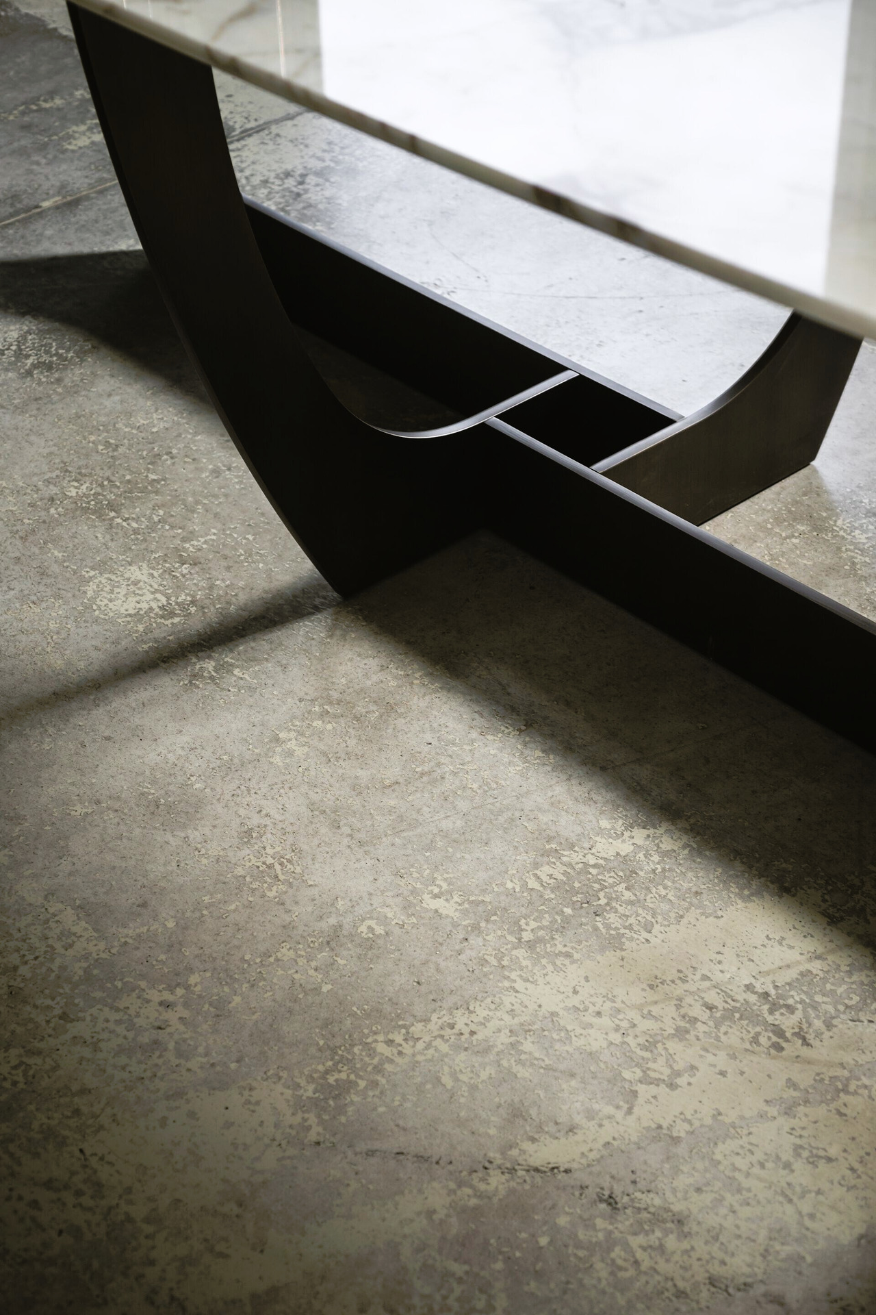 Romeo Table, view 5