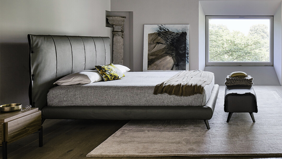 Cuff Designer Bed