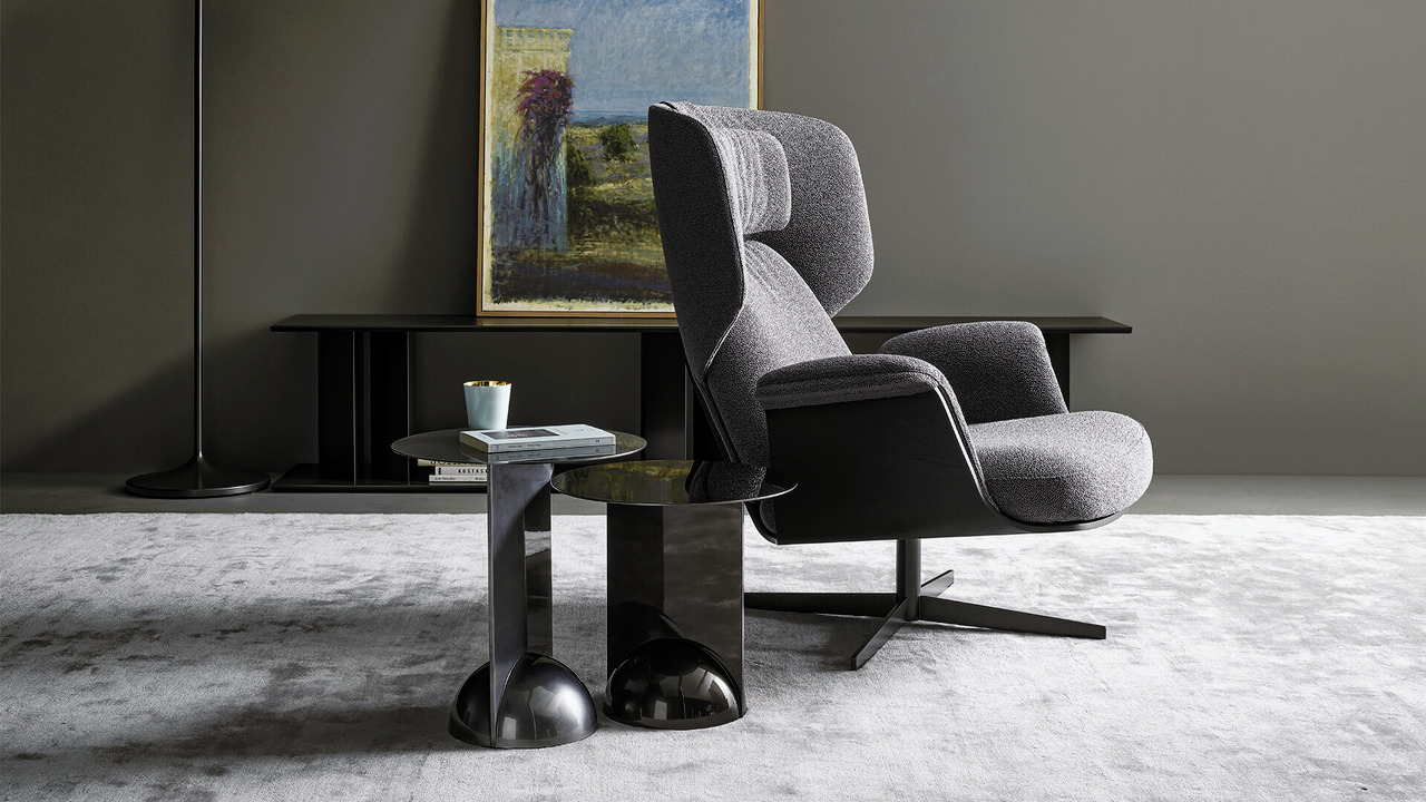 Olos bergère Armchair, view 2