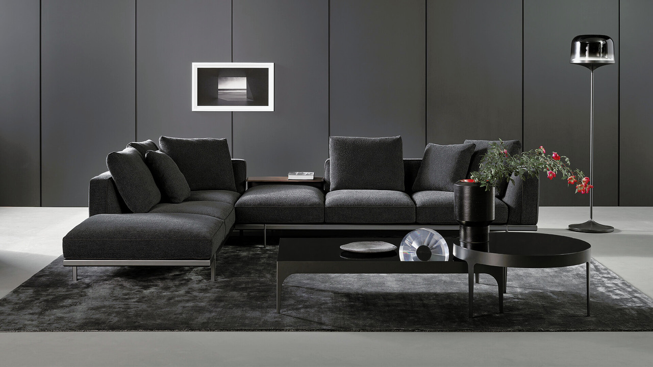 Phil Sofa, view 4