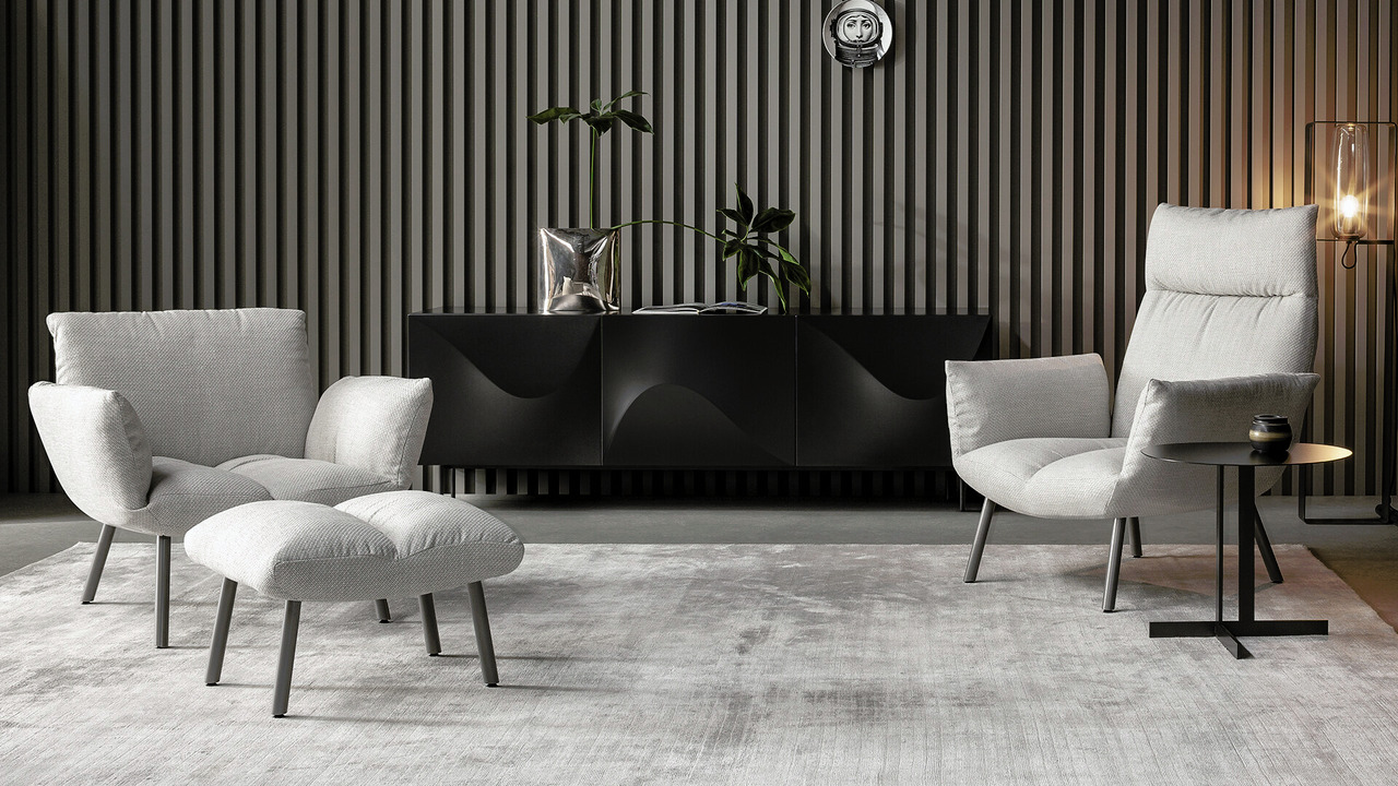 Pil Armchair, view 2