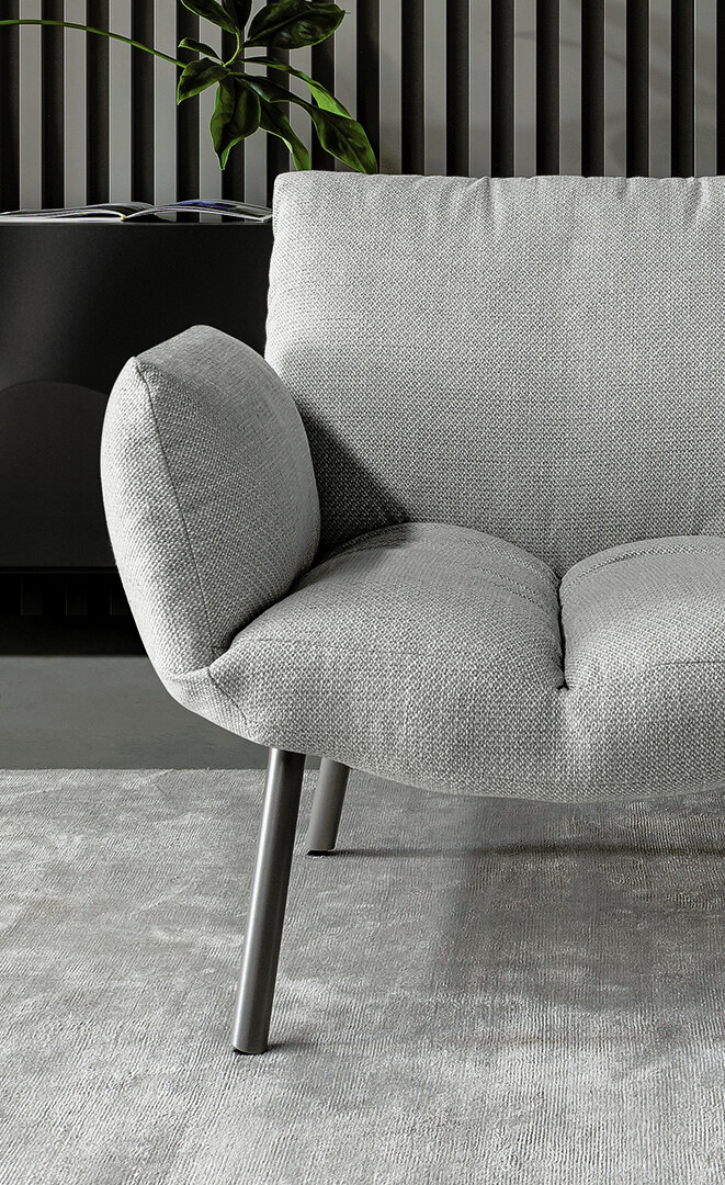 Pil Armchair, view 3