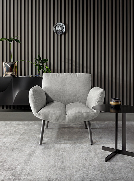 Pil Armchair, view 4