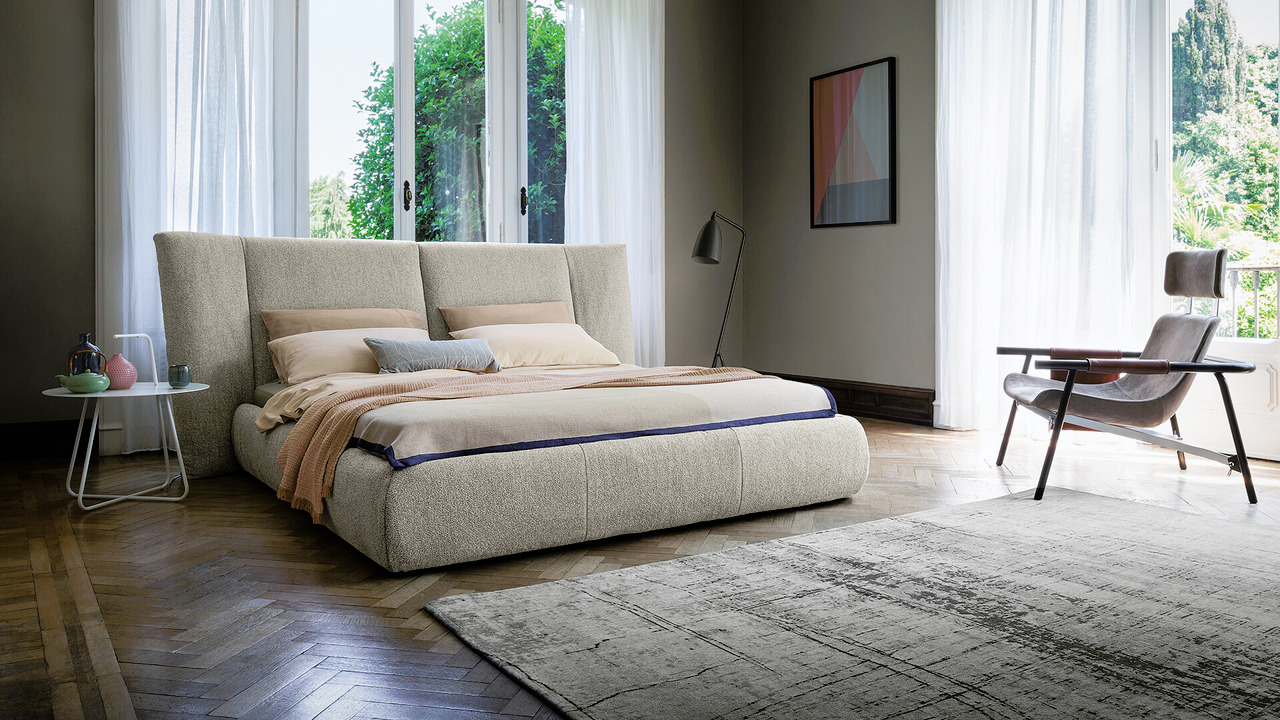 Youniverse Bed, view 2