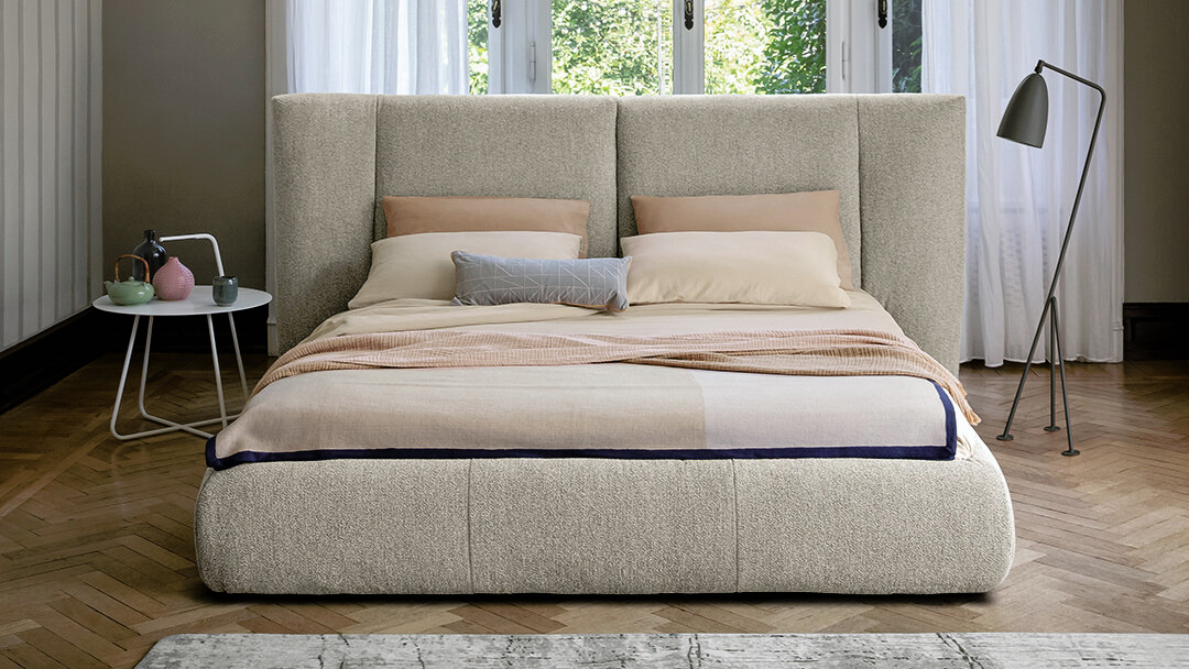 Youniverse Bed, view 3