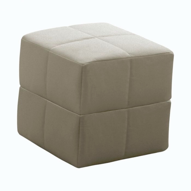 Squaring Pouf
