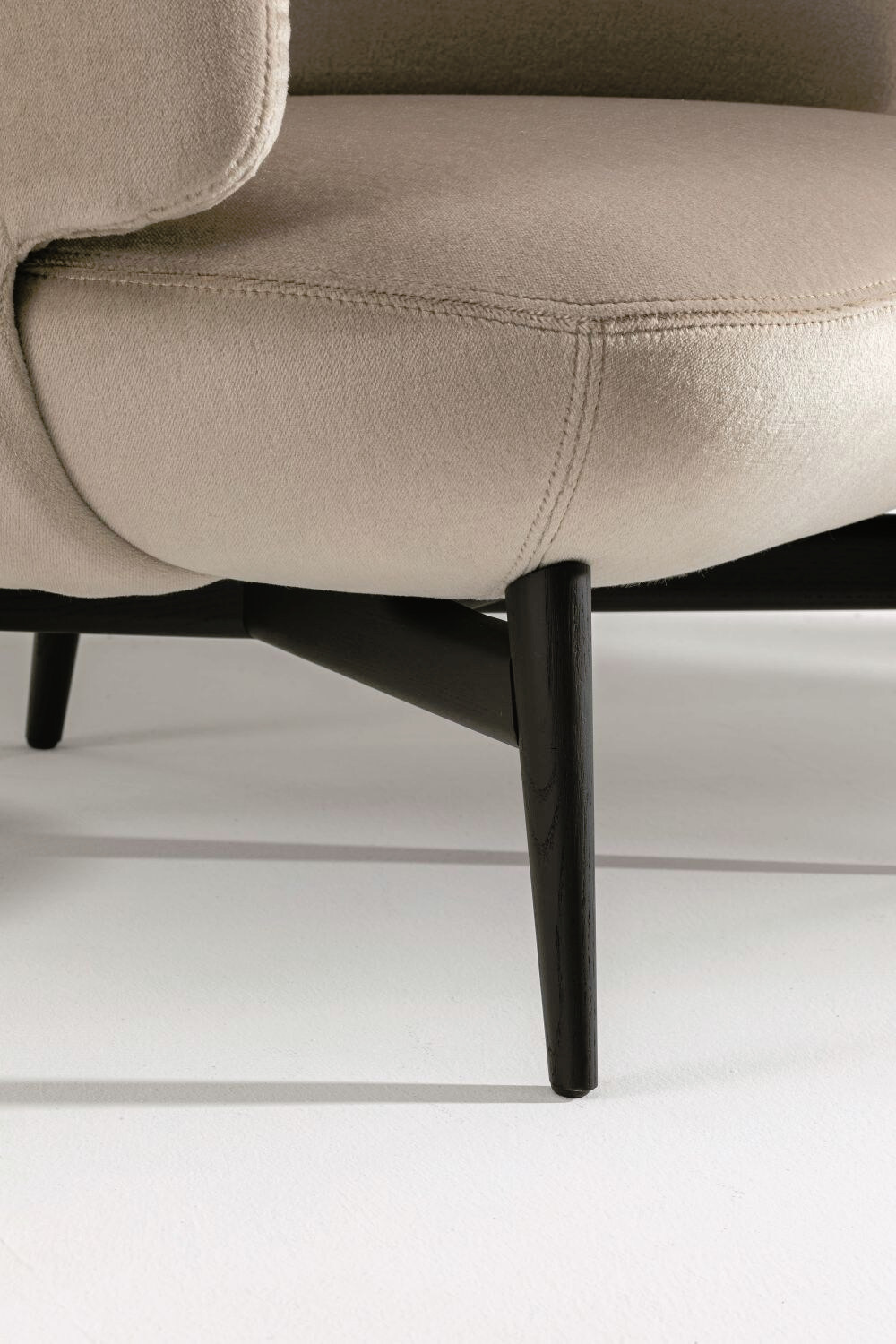 Doge Armchair, view 16