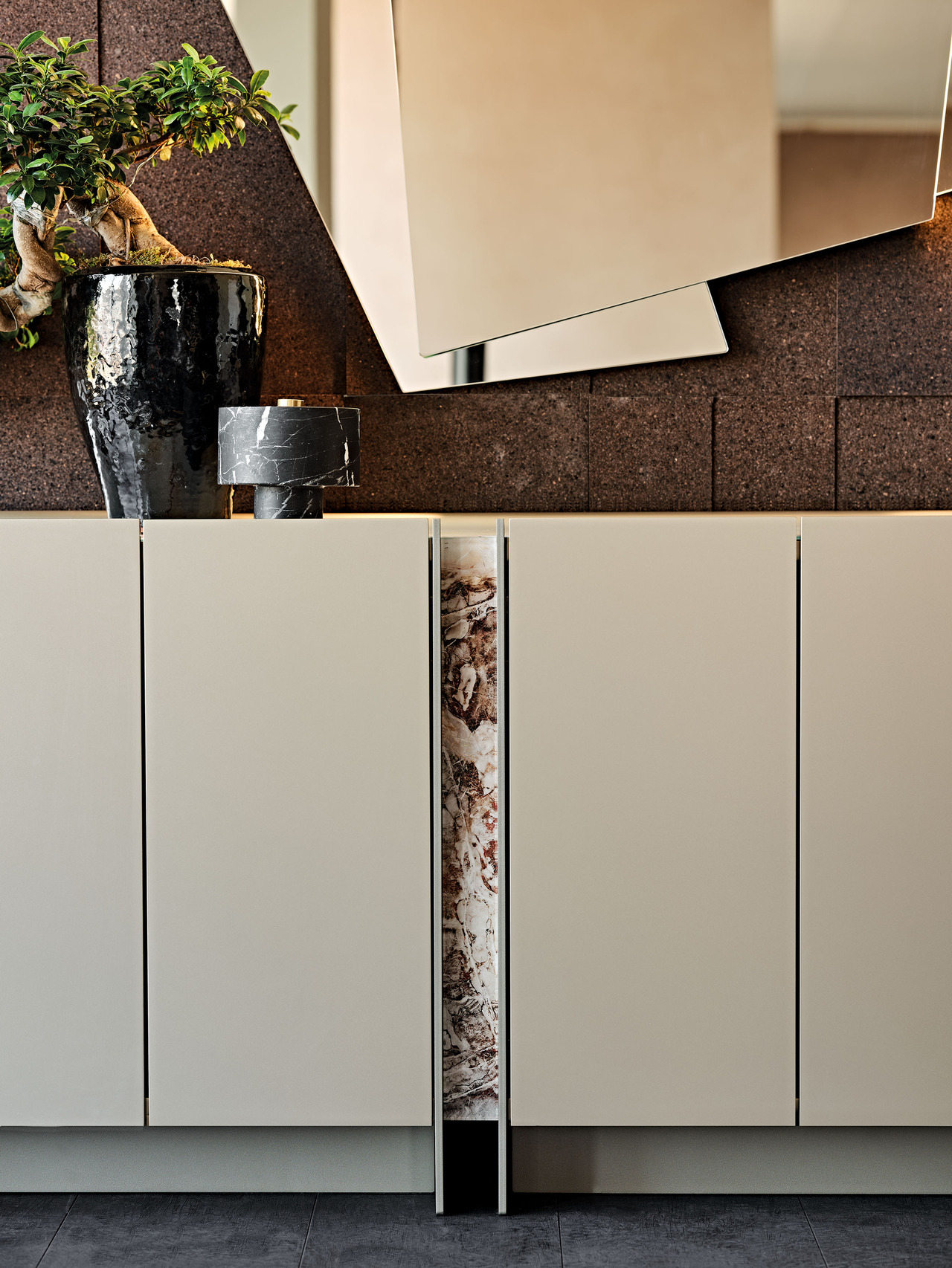 Cattelan Italia Dynasty Cabinet, view 4