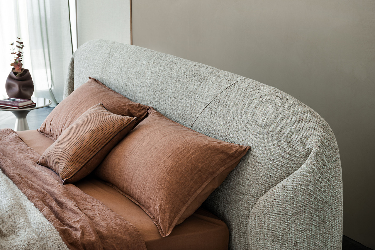 Cattelan Italia Richard Bed, view 4
