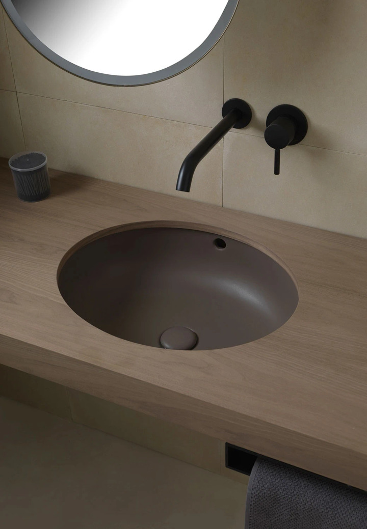 Ceramica Cielo Oval Undermount Washbasin, view 2