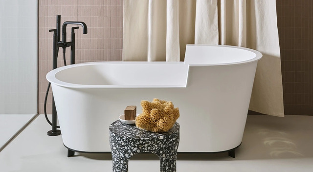 Ofelia Solid Surface Bathtub, Ceramica Cielo Frame