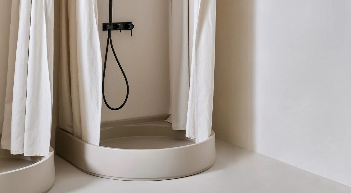 Augusto Shower Tray. Ceramica Cielo