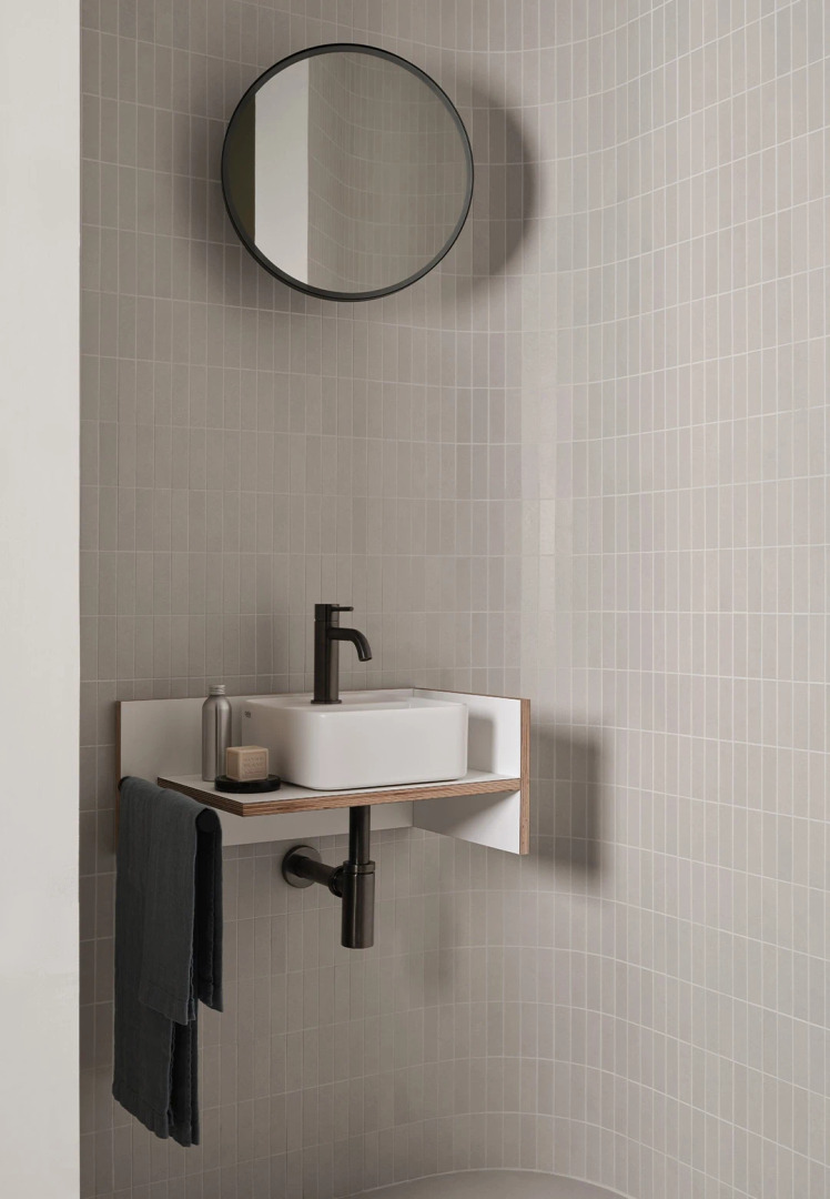 Theo Mini. Ceramica Cielo, view 2
